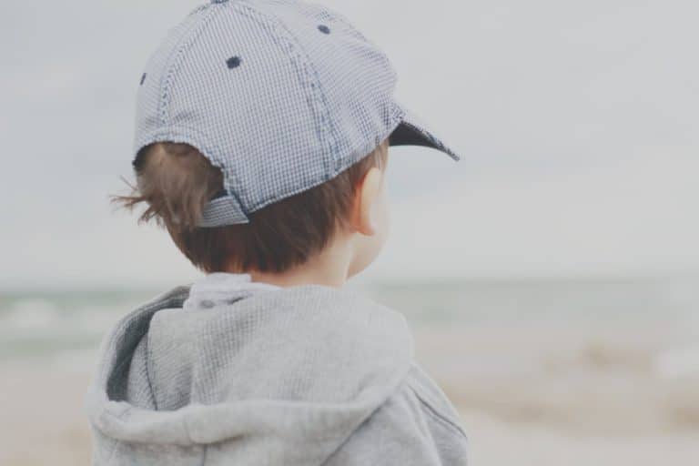Vacances au bord de mer avec des enfants : les précautions essentielles